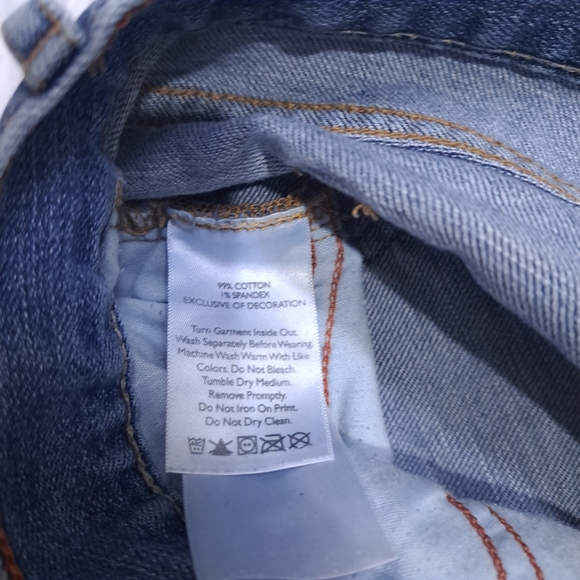 Eddie Bauer | Blue embroidered women's jean shorts pinned up sides - Picture 8 of 8